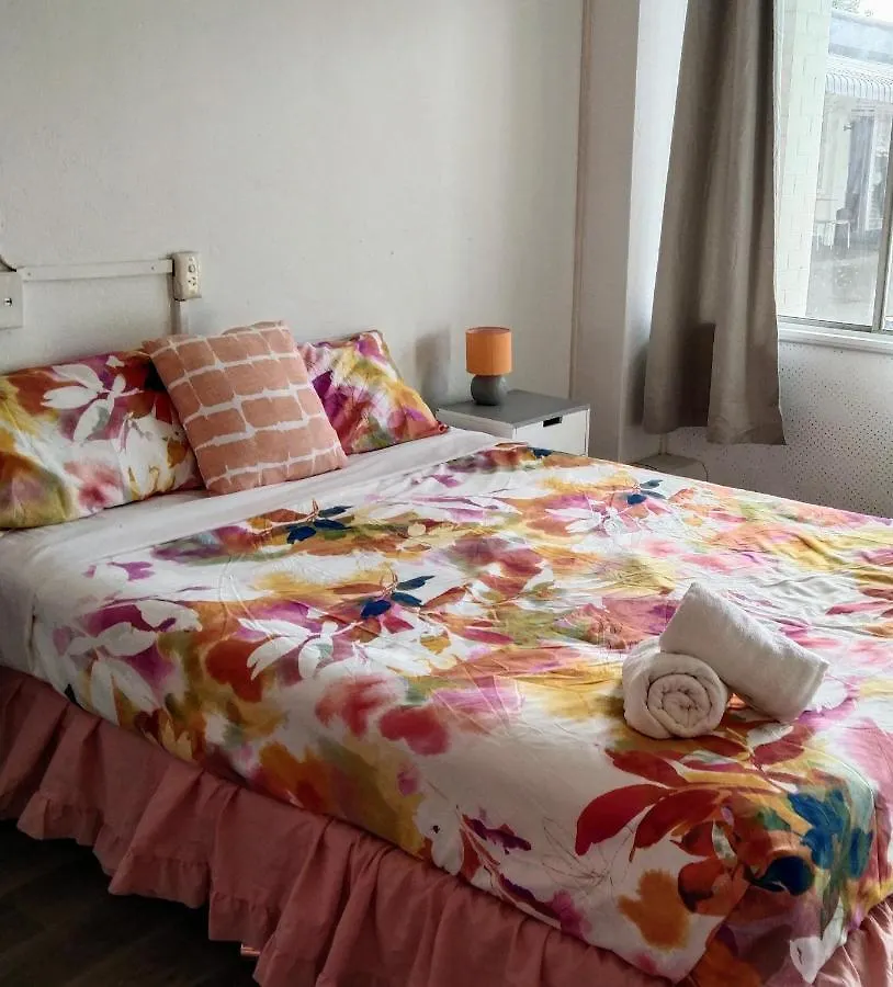 Palms Hostel 0*, ברגרה