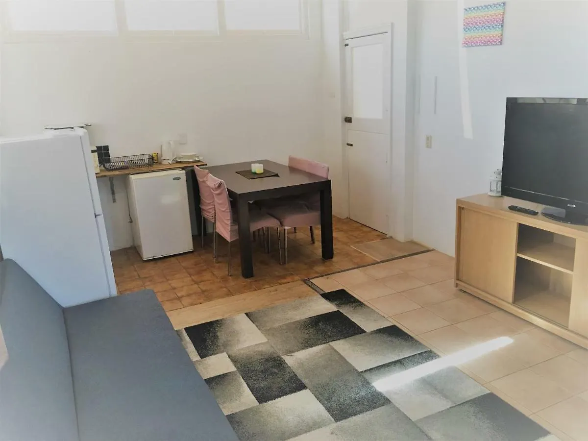 Palms Hostel 0*, ברגרה אוסטרליה